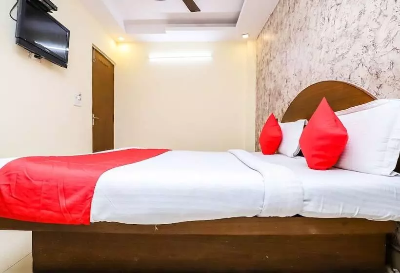 ホテル Karan Palace