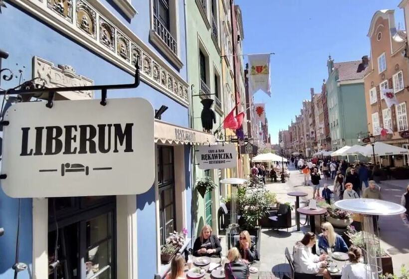 בית מלון כפרי Liberum Residence Old Town