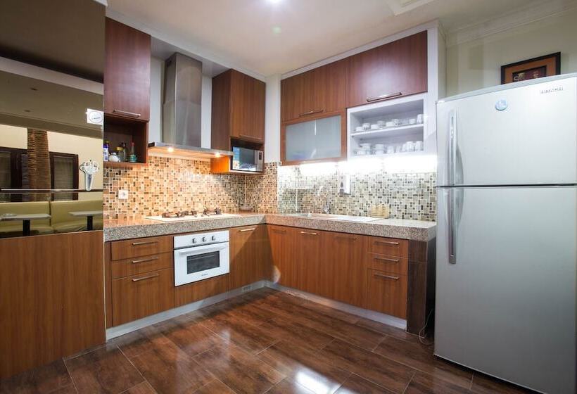 בית מלון כפרי Reddoorz Plus Syariah Near Mall Pondok Indah