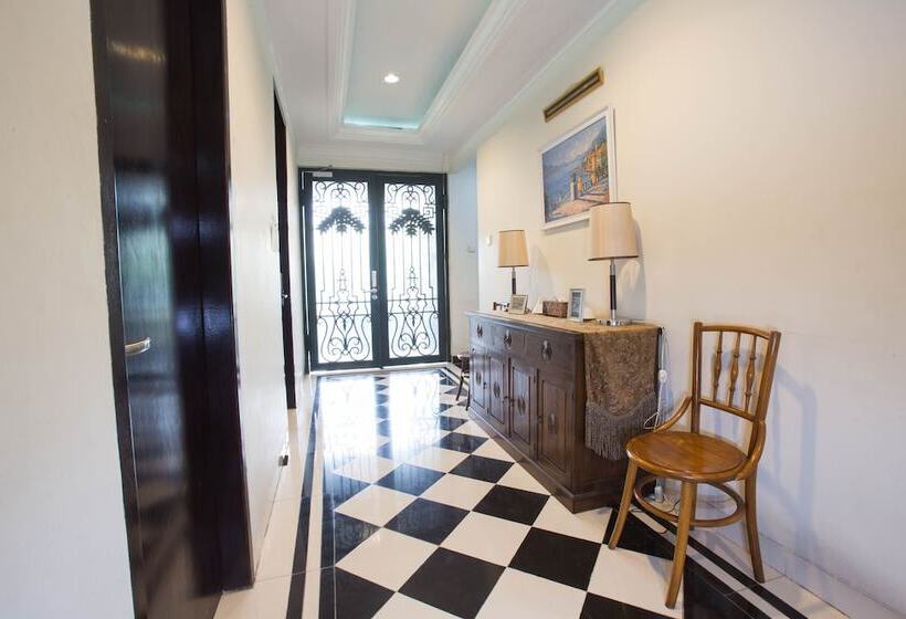 בית מלון כפרי Reddoorz Plus Syariah Near Mall Pondok Indah