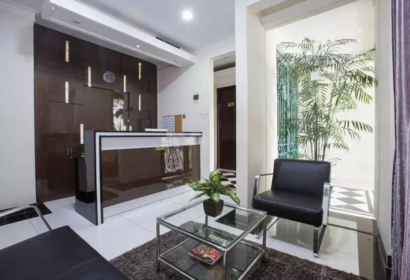 ホテル Reddoorz Plus Syariah Near Mall Pondok Indah