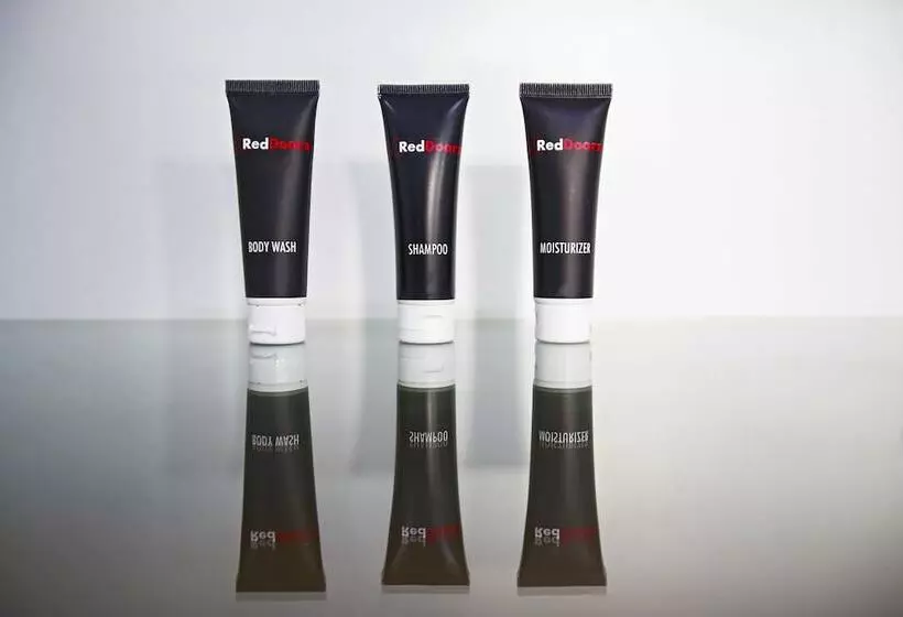 ホテル Reddoorz Plus Syariah Near Mall Pondok Indah