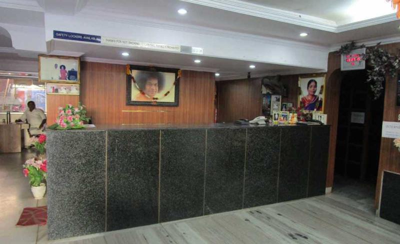 ホテル Sri Sai Sadan