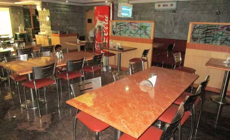 Hotelli Sri Sai Sadan