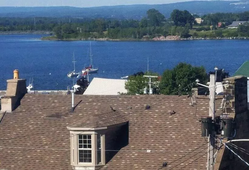 Hotelli The Scotsman Inn