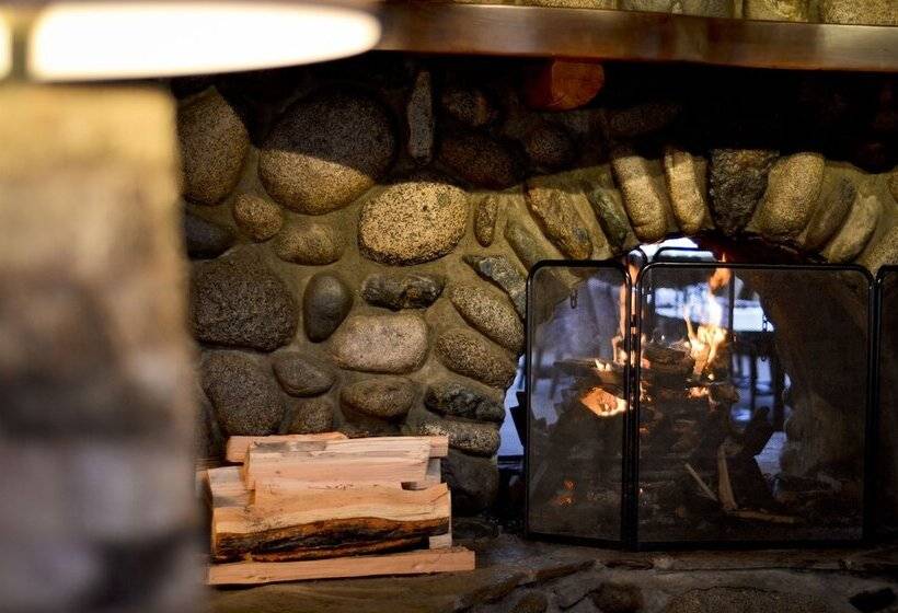 هتل Tyax Lodge & Heliskiing