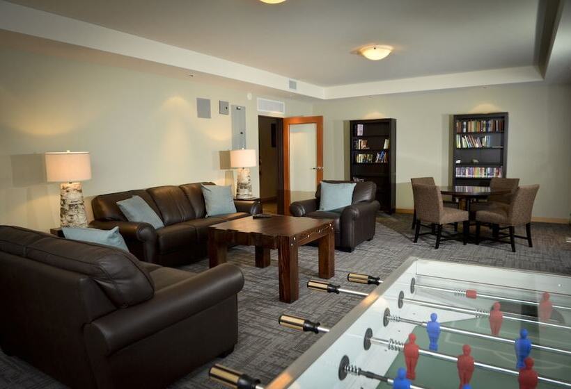 هتل Tyax Lodge & Heliskiing