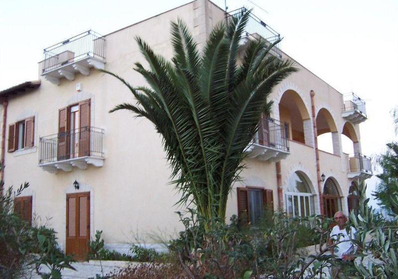 ホテル Villa Caltafaraci