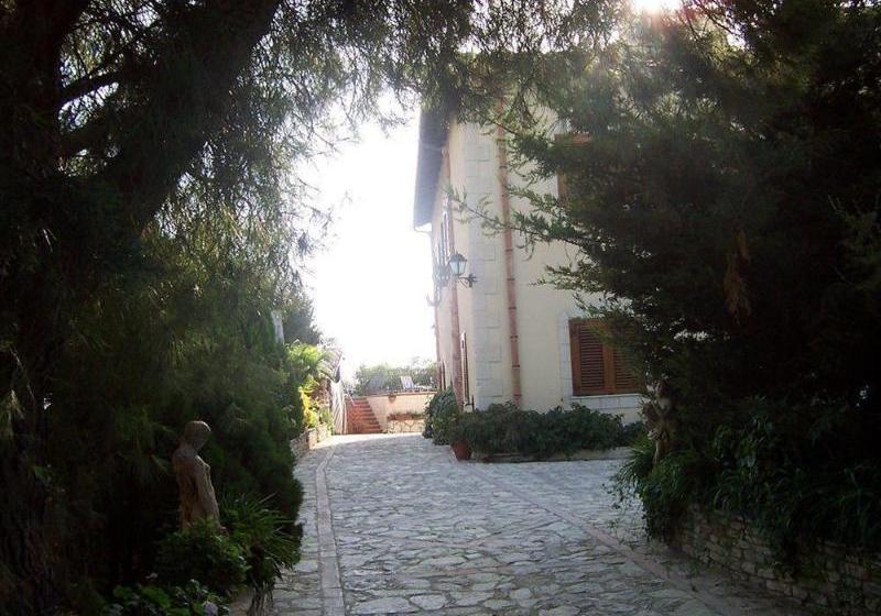 ホテル Villa Caltafaraci
