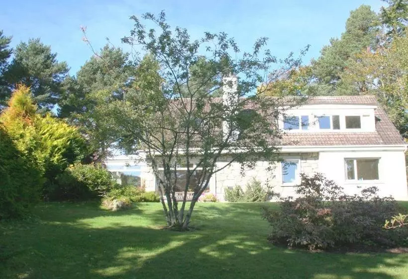 تختخواب و صبحانه Rosegrove Guesthouse