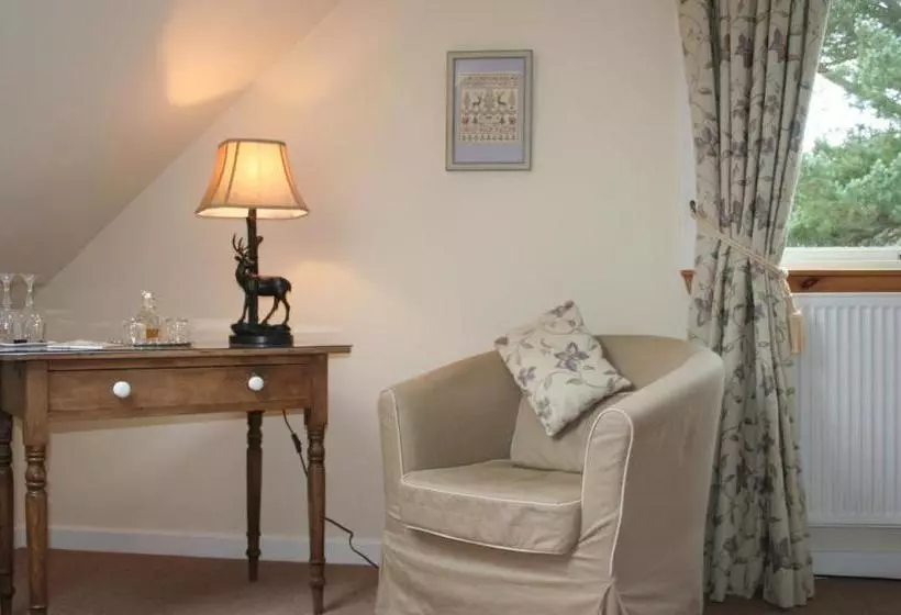 تختخواب و صبحانه Rosegrove Guesthouse