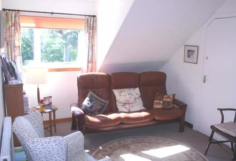 تختخواب و صبحانه Rosegrove Guesthouse
