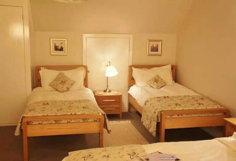 تختخواب و صبحانه Rosegrove Guesthouse