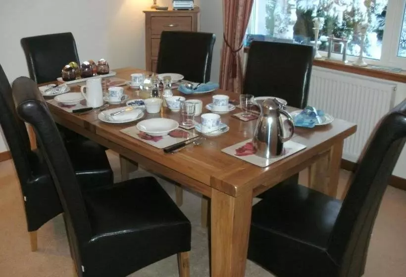 تختخواب و صبحانه Rosegrove Guesthouse