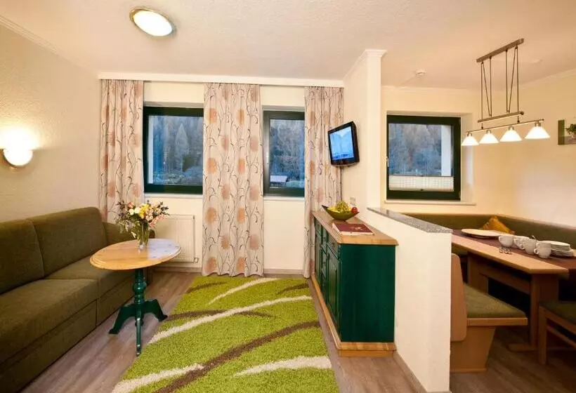 Hotelli Alp Resort Tiroler Adler