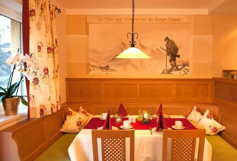 Hotelli Alp Resort Tiroler Adler