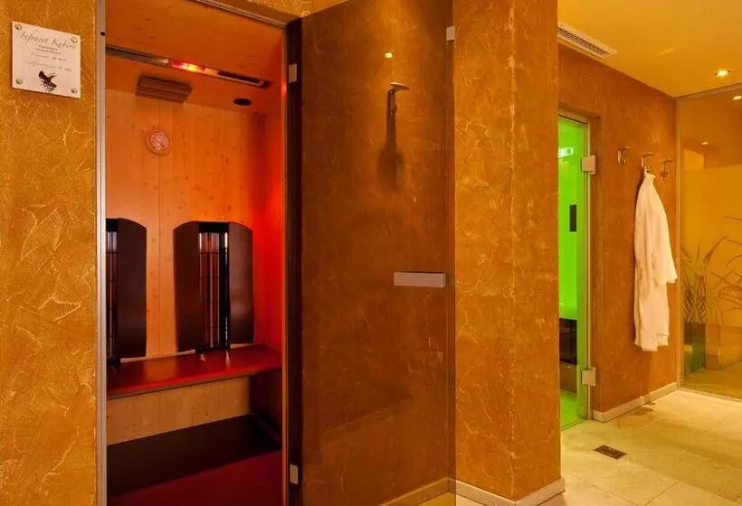 Hotelli Alp Resort Tiroler Adler