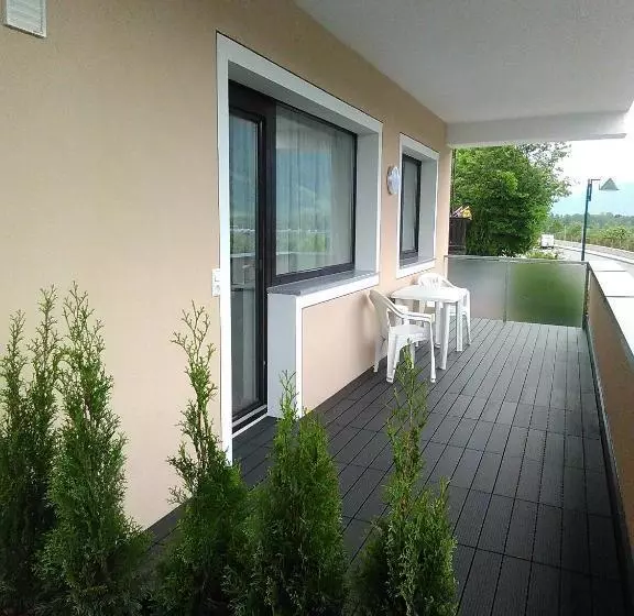 ホテル Appartment Alpensee