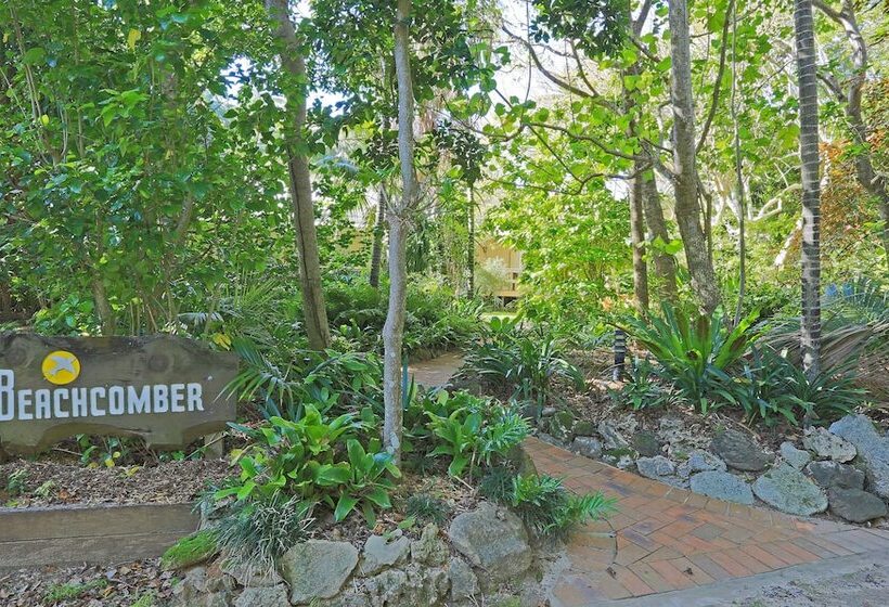 Hotel Beachcomber Lodge