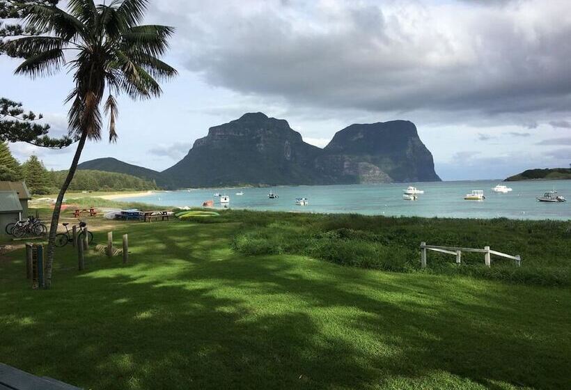 Hotel Beachcomber Lodge