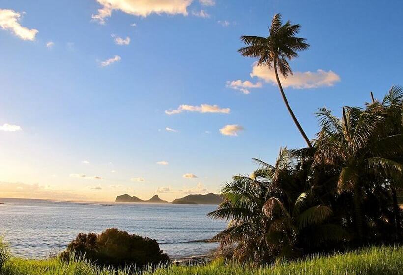 Hotel Beachcomber Lodge