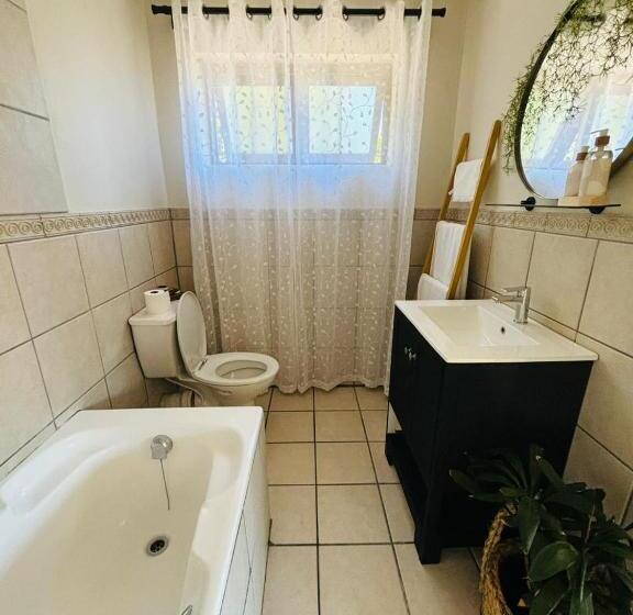 فندق Bliss In The Bay Guesthouse