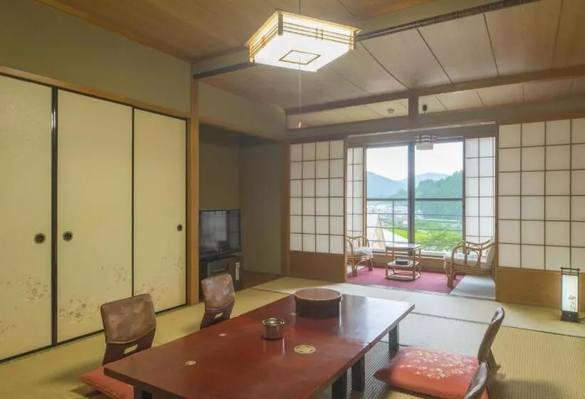هتل Gujo Hachiman