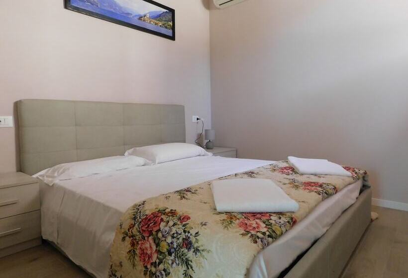 Отель Holidays Residence