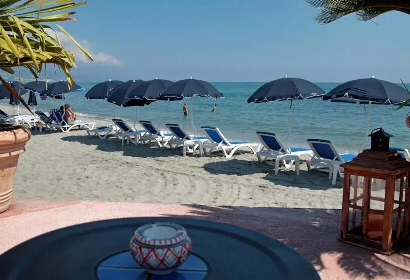 Hotelli Hôtel Pineto