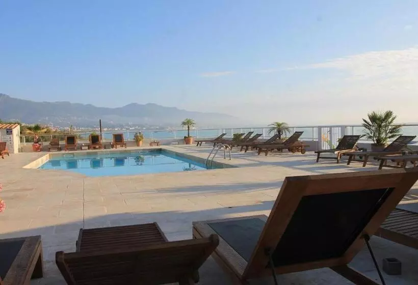 Hotelli Hôtel Pineto