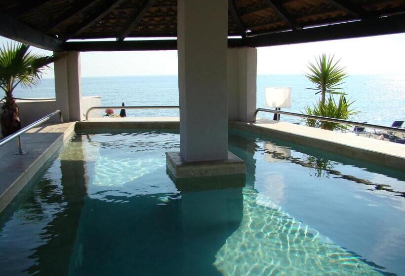 ホテル Hôtel Pineto