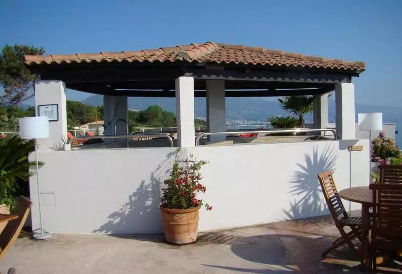 Hotelli Hôtel Pineto