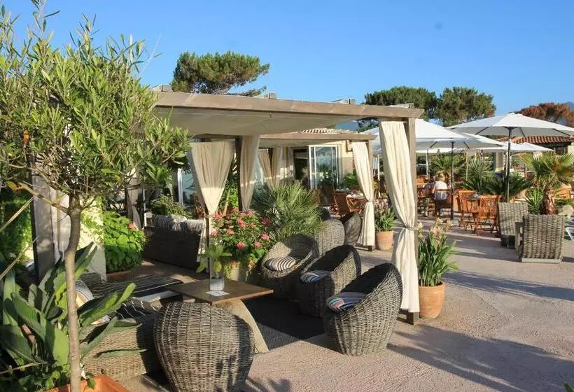 Hotelli Hôtel Pineto