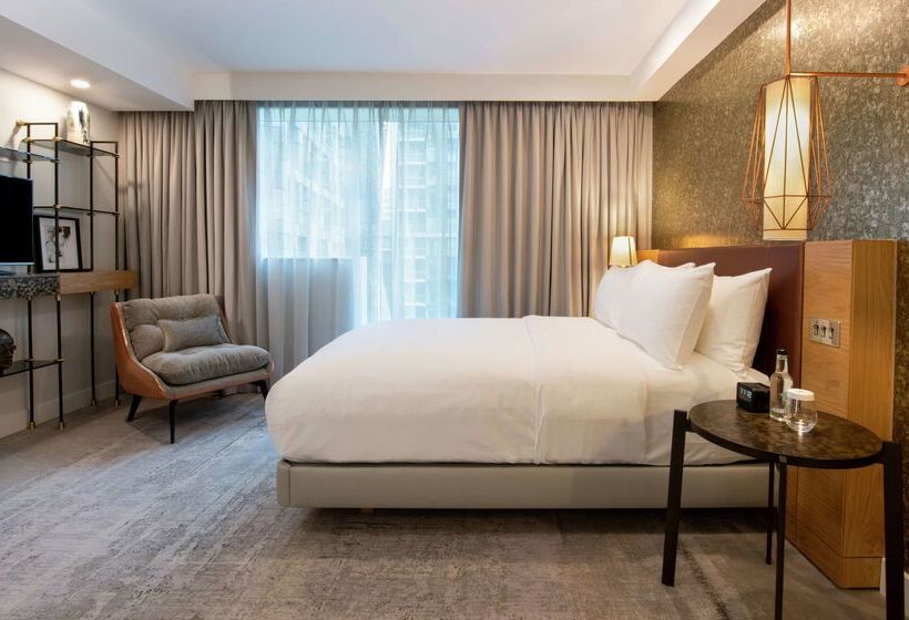 בית מלון כפרי Lincoln Plaza London, Curio Collection By Hilton