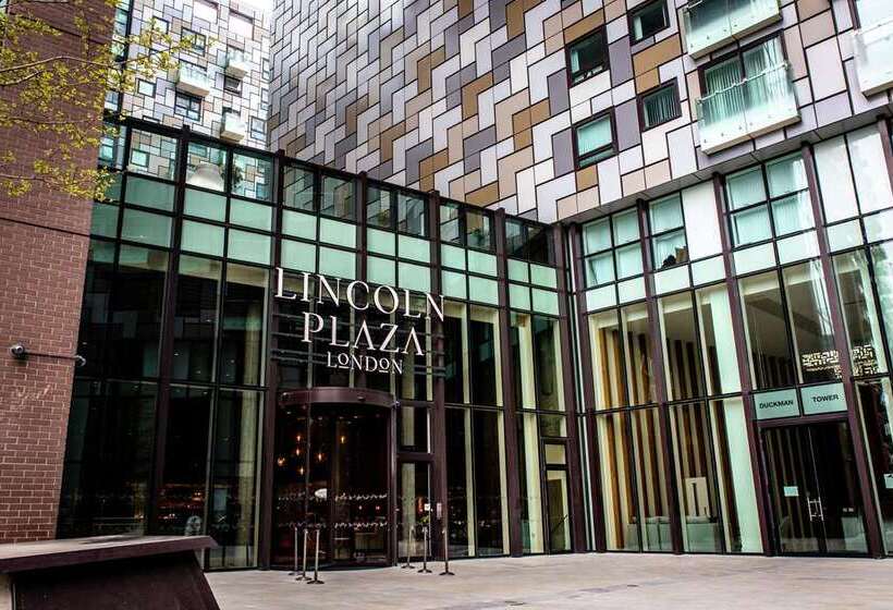 בית מלון כפרי Lincoln Plaza London, Curio Collection By Hilton