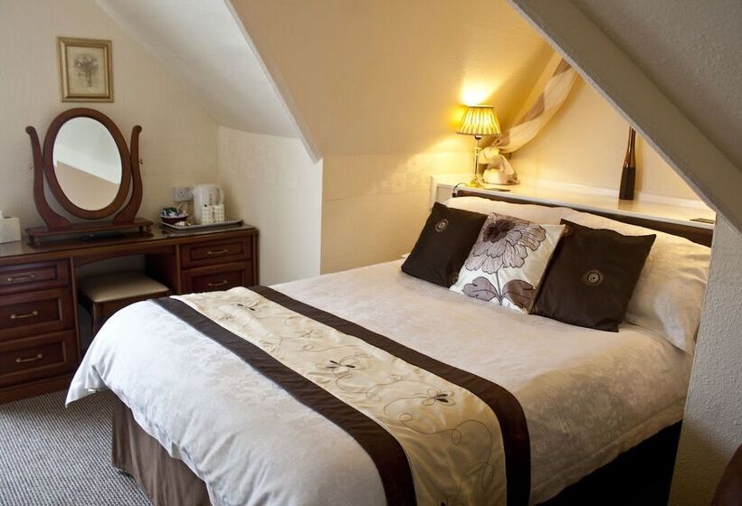 Отель Linroy Guest House