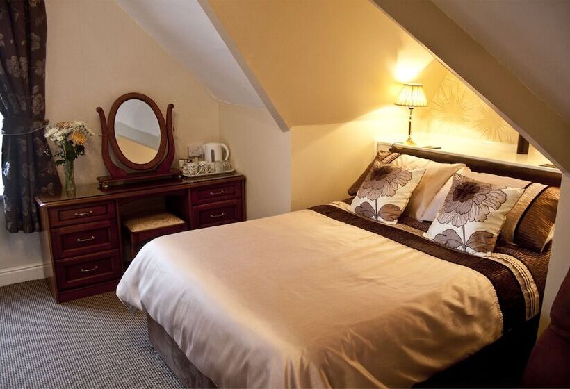 Отель Linroy Guest House