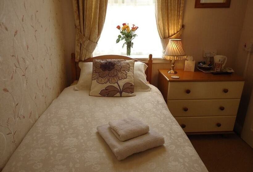 Отель Linroy Guest House