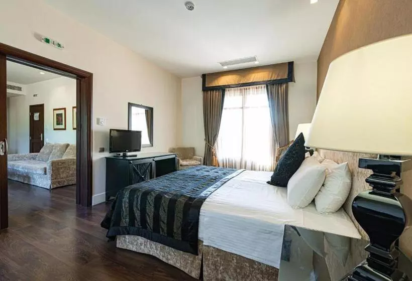 Hotelli Nymfasia Resort