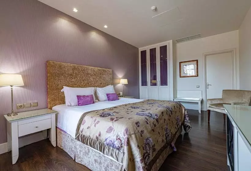 Hotelli Nymfasia Resort