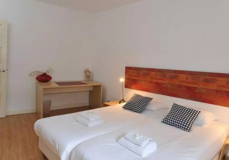 هتل Olympic Stadium Apartment