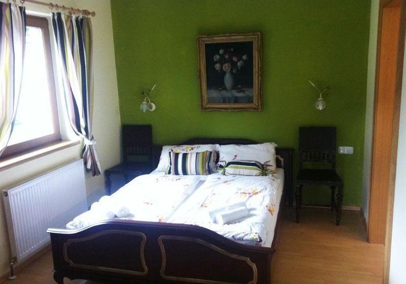 فندق Pension Rauchkuchl