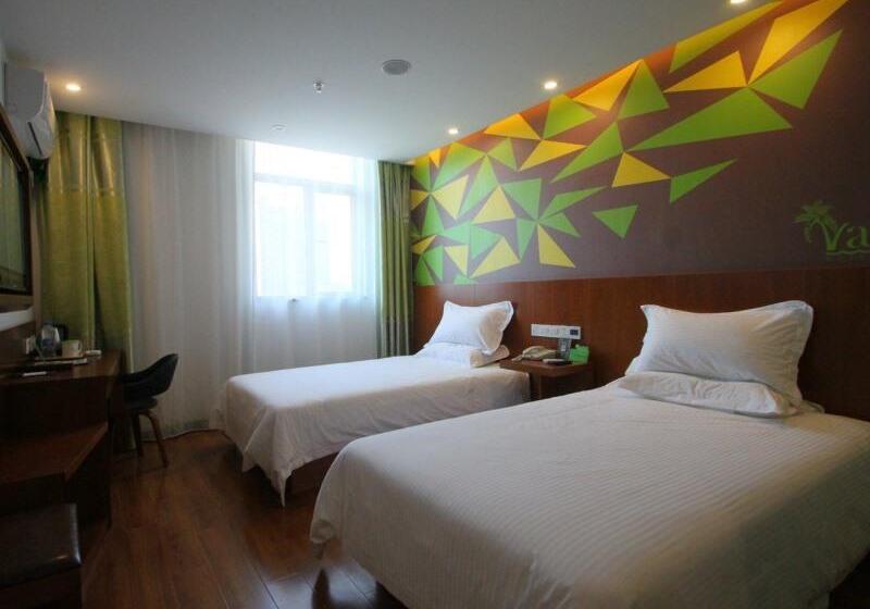 Hotel Vatica Shanghai International Tourism Resort Luoshan Road Subway Station