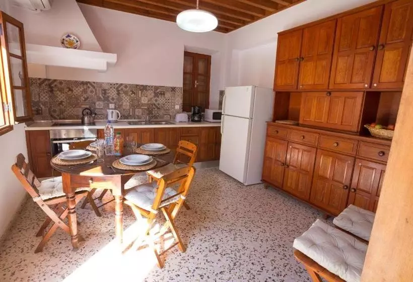 هتل Villa Evangelia