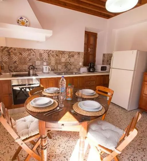 هتل Villa Evangelia