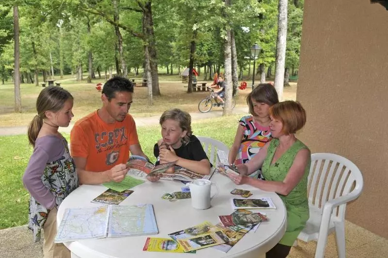 ホテル Vvf Périgord Sorges En Périgord