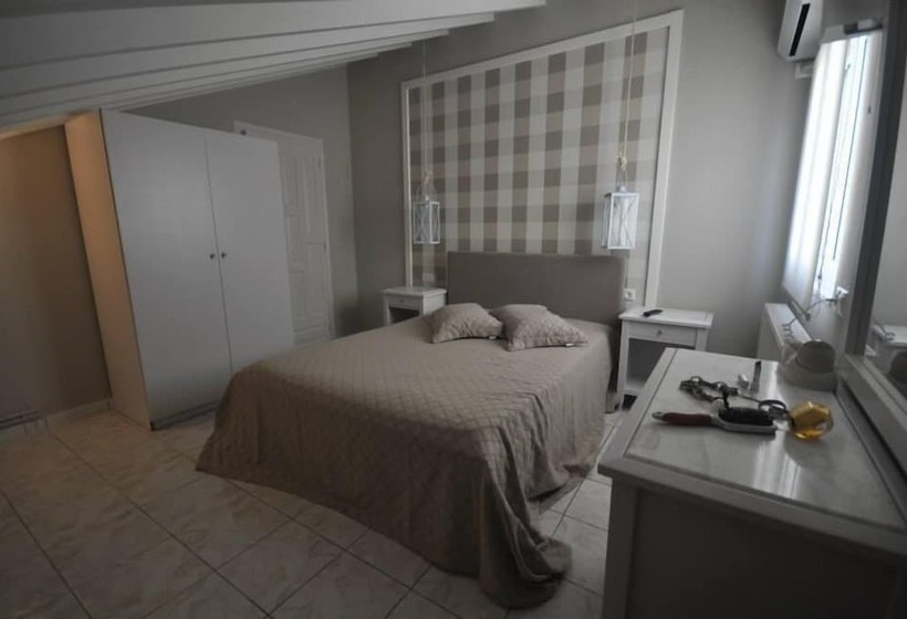 Ariadnes Holiday Accommodation