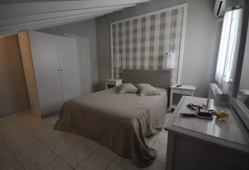 Ariadnes Holiday Accommodation