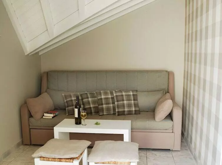 Ariadnes Holiday Accommodation