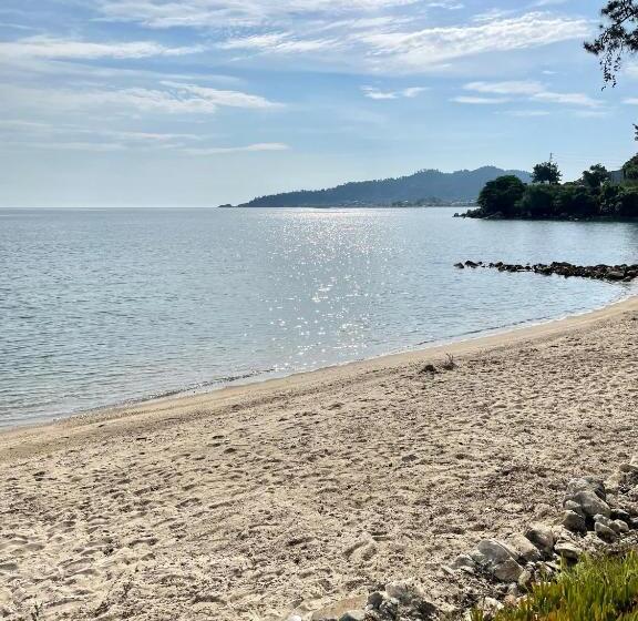 Aroma Beach Hotel Bungalows